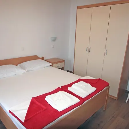 5811d Apartment *